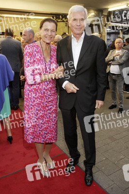 Premiere der Spielzeit 2019/2020 des Hansa Theater in Hamburg