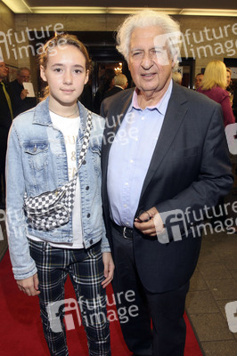 Premiere der Spielzeit 2019/2020 des Hansa Theater in Hamburg