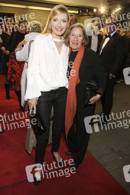 Premiere der Spielzeit 2019/2020 des Hansa Theater in Hamburg