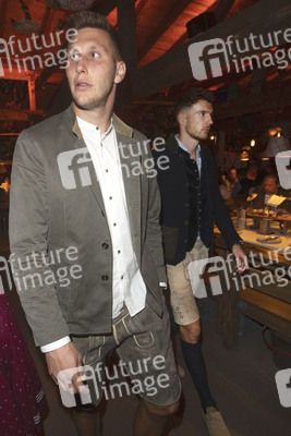 In Käfers Wiesn Schänke auf dem Oktoberfest 2019 in München