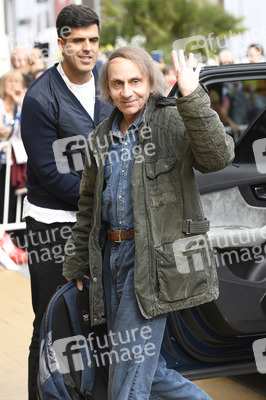Ankunft von Michel Houellebecq auf dem San Sebastian International Film Festival 2019
