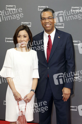 Festivaleröffnung mit Filmpremiere 'Die schönste Zeit unseres Lebens', Filmfest Hamburg 2019