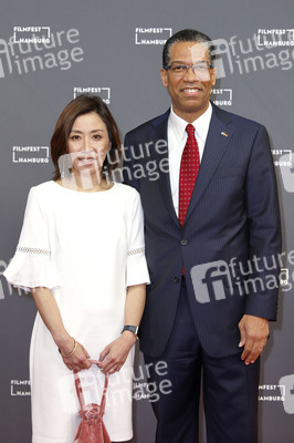 Festivaleröffnung mit Filmpremiere 'Die schönste Zeit unseres Lebens', Filmfest Hamburg 2019