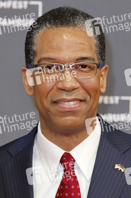 Festivaleröffnung mit Filmpremiere 'Die schönste Zeit unseres Lebens', Filmfest Hamburg 2019