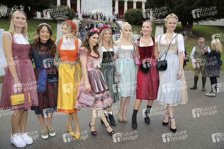 Madl Wiesn auf dem Oktoberfest 2019 in München