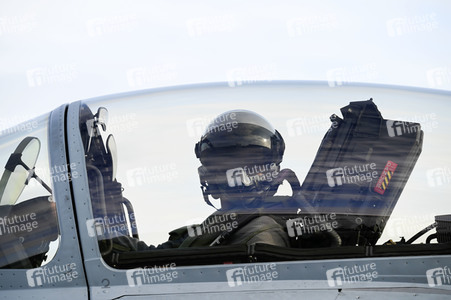 Bundesverteidigungsministerin Annegret Kramp-Karrenbauer in Nörvenich