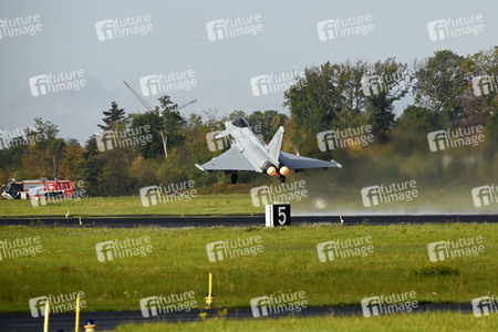 Bundesverteidigungsministerin Annegret Kramp-Karrenbauer in Nörvenich