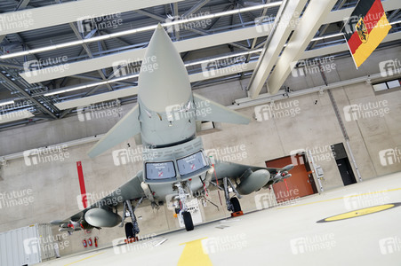 Bundesverteidigungsministerin Annegret Kramp-Karrenbauer in Nörvenich