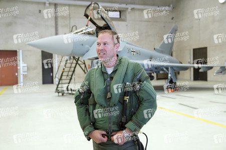 Bundesverteidigungsministerin Annegret Kramp-Karrenbauer in Nörvenich