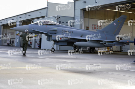 Bundesverteidigungsministerin Annegret Kramp-Karrenbauer in Nörvenich