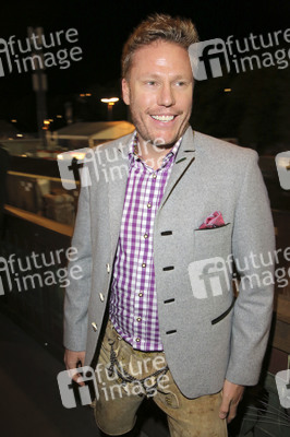 In Käfers Wiesn Schänke auf dem Oktoberfest 2019 in München