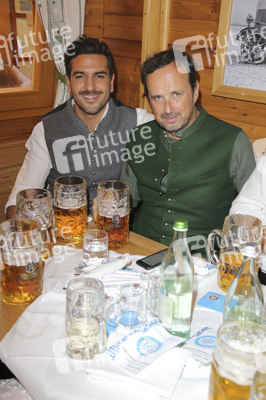 Im Schützen-Festzelt auf dem Oktoberfest 2019 in München