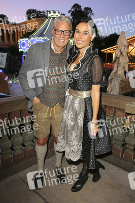 In Käfers Wiesn Schänke auf dem Oktoberfest 2019 in München