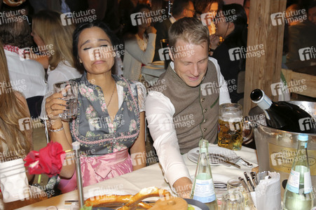 In Käfers Wiesn Schänke auf dem Oktoberfest 2019 in München
