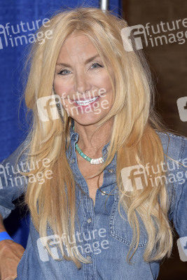 NostalgiaCon '80s Pop Culture Convention in Anaheim