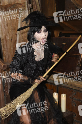 Halloween Photoshooting mit Natascha Ochsenknecht in Berlin