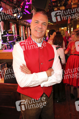 Red Damen Wiesn auf dem Oktoberfest 2019 in München