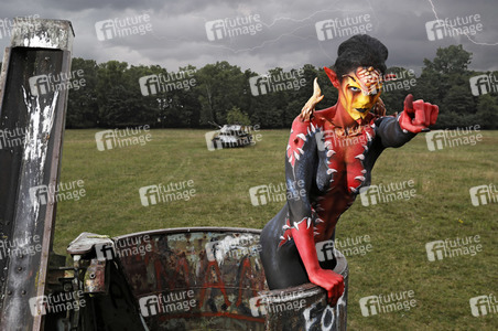 FARBKÖRPER Kalender 2020: Geek Art-Bodypainting und Transformaking