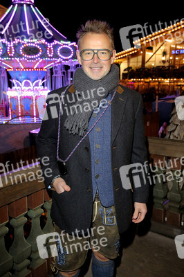 In Käfers Wiesn Schänke auf dem Oktoberfest 2019 in München