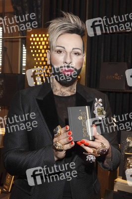 Präsentation 'Röömerturm by Glööckler' in Hamburg