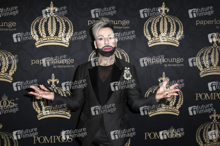 Präsentation 'Röömerturm by Glööckler' in Hamburg