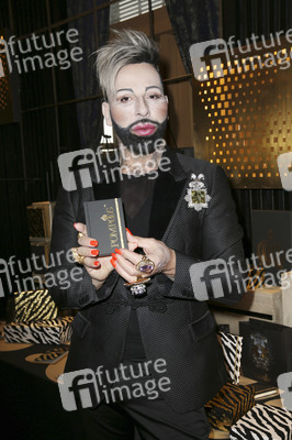 Präsentation 'Röömerturm by Glööckler' in Hamburg