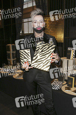 Präsentation 'Röömerturm by Glööckler' in Hamburg