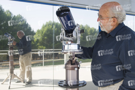 Pressetermin mit Nobelpreisträger Michel Mayor in Torrejón de Ardoz