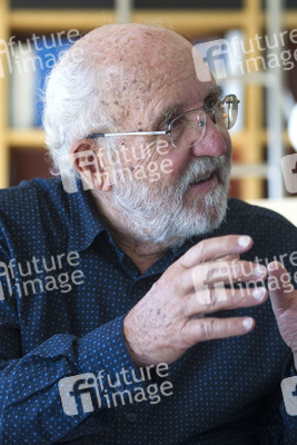 Pressetermin mit Nobelpreisträger Michel Mayor in Torrejón de Ardoz