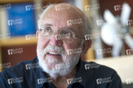 Pressetermin mit Nobelpreisträger Michel Mayor in Torrejón de Ardoz