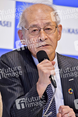 Pressekonferenz mit Nobelpreisträger Akira Yoshino in Tokio