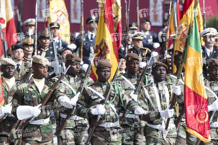 Militärparade zum spanischen Nationalfeiertag in Madrid