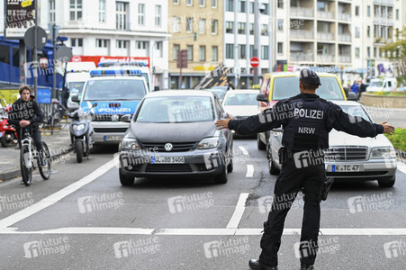 Demonstration gegen die türkische Militär-Offensive in Nordsyrien in Köln