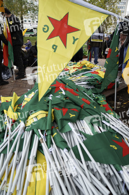 Demonstration gegen die türkische Militär-Offensive in Nordsyrien in Köln