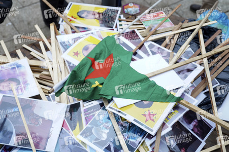 Demonstration gegen die türkische Militär-Offensive in Nordsyrien in Köln