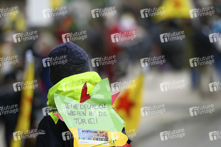 Demonstration gegen die türkische Militär-Offensive in Nordsyrien in Köln