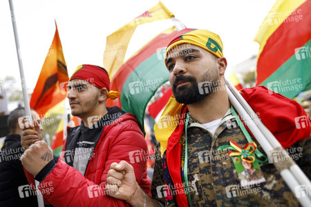 Demonstration gegen die türkische Militär-Offensive in Nordsyrien in Köln