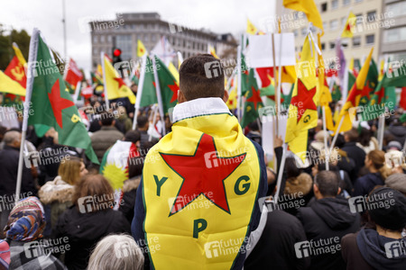 Demonstration gegen die türkische Militär-Offensive in Nordsyrien in Köln