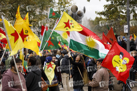 Demonstration gegen die türkische Militär-Offensive in Nordsyrien in Köln
