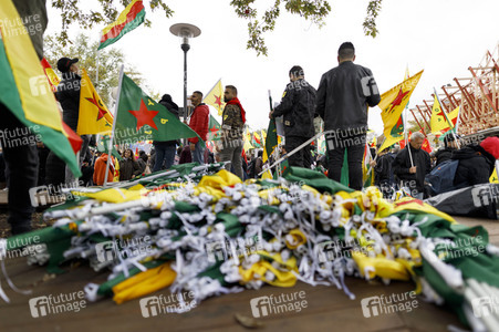 Demonstration gegen die türkische Militär-Offensive in Nordsyrien in Köln