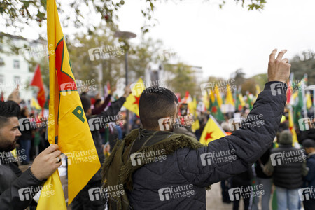 Demonstration gegen die türkische Militär-Offensive in Nordsyrien in Köln