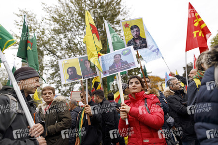 Demonstration gegen die türkische Militär-Offensive in Nordsyrien in Köln