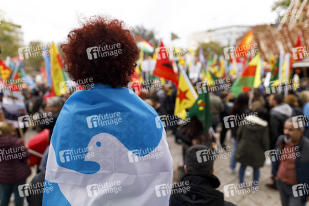 Demonstration gegen die türkische Militär-Offensive in Nordsyrien in Köln
