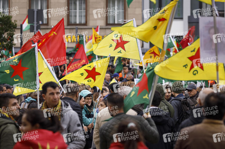 Demonstration gegen die türkische Militär-Offensive in Nordsyrien in Köln