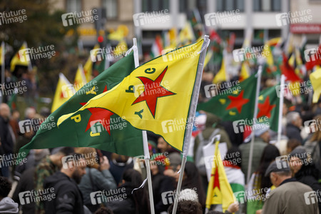 Demonstration gegen die türkische Militär-Offensive in Nordsyrien in Köln