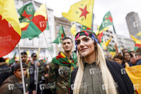 Demonstration gegen die türkische Militär-Offensive in Nordsyrien in Köln
