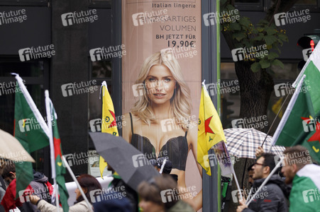 Demonstration gegen die türkische Militär-Offensive in Nordsyrien in Köln