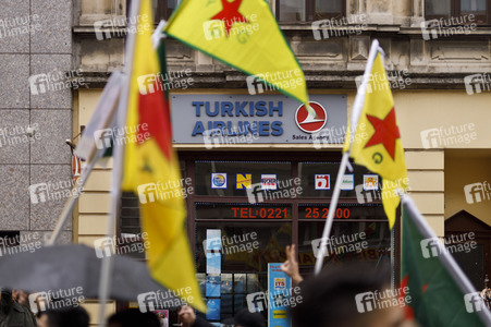 Demonstration gegen die türkische Militär-Offensive in Nordsyrien in Köln