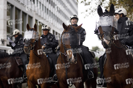 Demonstration gegen die türkische Militär-Offensive in Nordsyrien in Köln