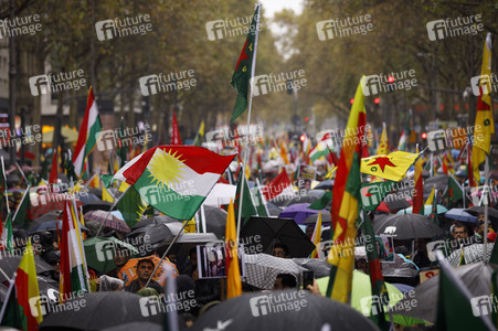 Demonstration gegen die türkische Militär-Offensive in Nordsyrien in Köln